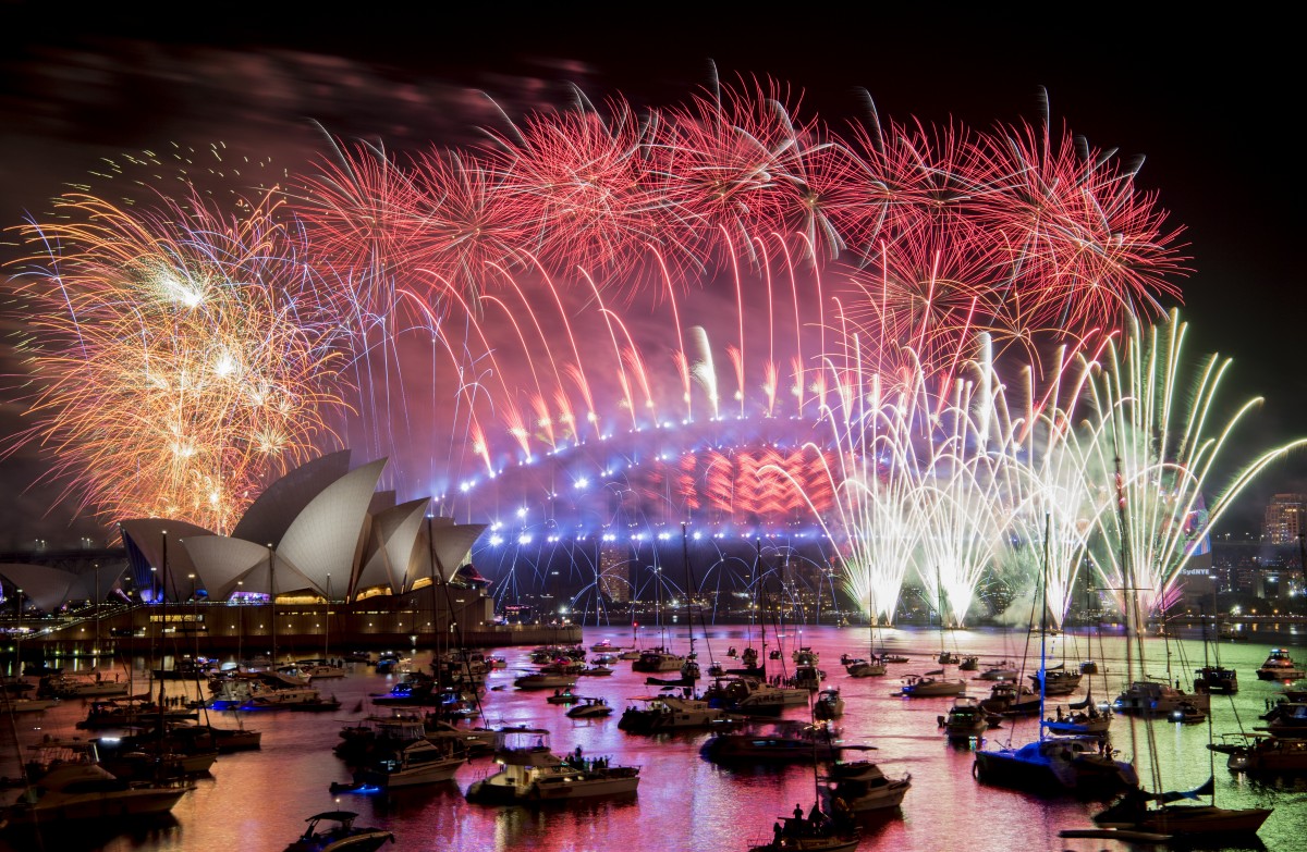 Samoaner begrüßen 2019 zuerst - Riesen-Feuerwerk in Sydney