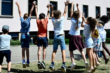 Ab in den Urlaub / „Schéi Vakanz“ und einige Tränen am letzten Schultag für Luxemburgs Grundschüler