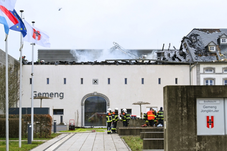 Großeinsatz / Ein schwarzer Tag für die Gemeinde Junglinster: CGDIS liefert harten Kampf gegen Rathausbrand