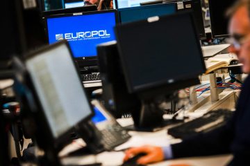 Europol / Behörden zerschlagen großes europaweites Netzwerk von Telefonbetrügern