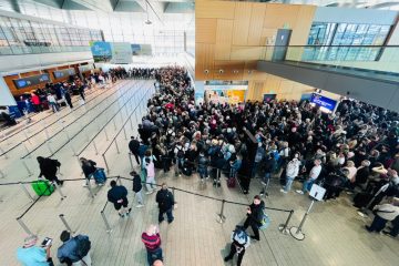 800 Fluggäste betroffen / Probleme mit Sicherheitssystem am Flughafen führten zu Verspätungen der Flüge – erster Flug um 10.30 Uhr gestartet