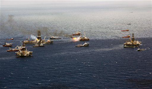 Supertanker beginnt Probe-Absaugen von Öl im Golf von Mexiko